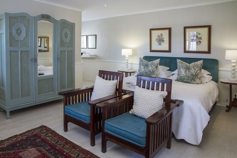 Hotel Admiralty Beach House
