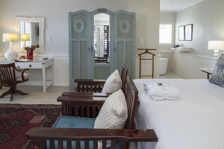 Hotel Admiralty Beach House