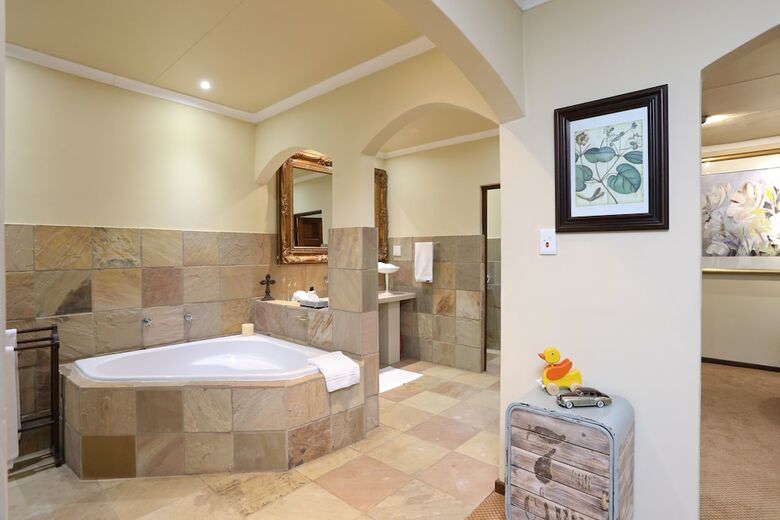 Hotel Shangri-la Manor - Adults Only