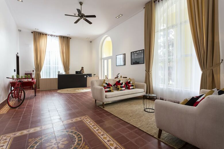 Boutique Kampot Hotel