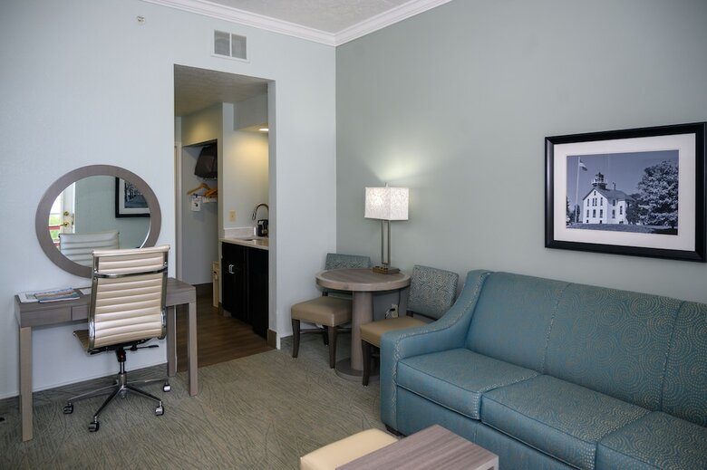 Hotel Cherry Tree Inn & Suites