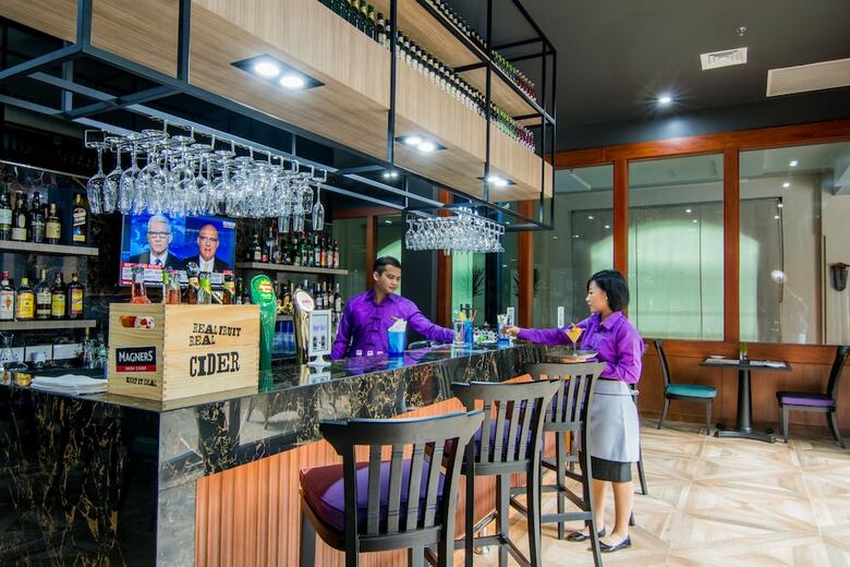 Hotel Mercure Yangon Kaba Aye