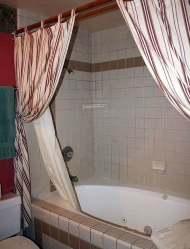 Posada Eagles Nest B&B And Cottage Suites