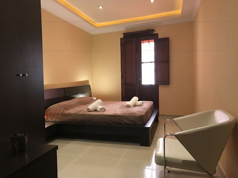 Hotel Marble Arch Home