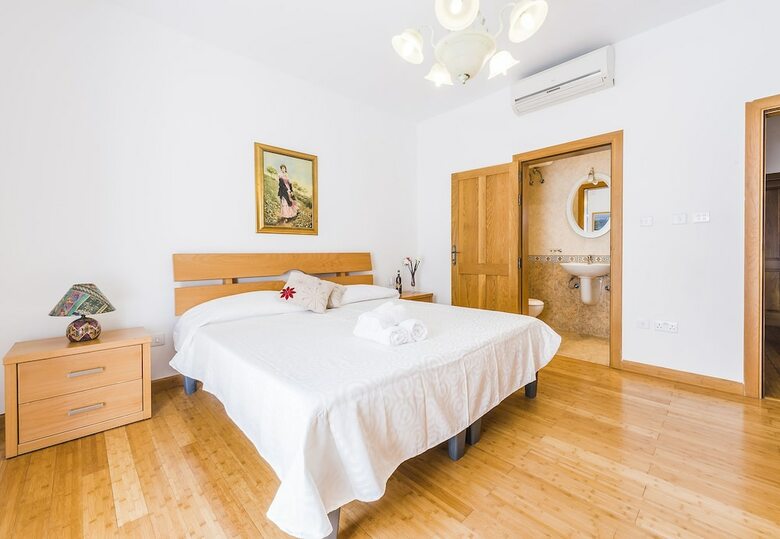 Hotel Marble Arch Home