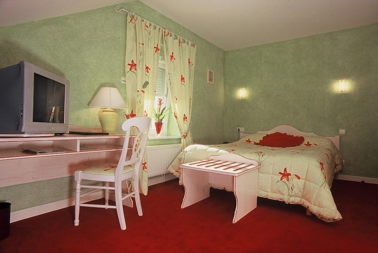 Hotel Les Chatelmin�s Restaurant Chez Gustave