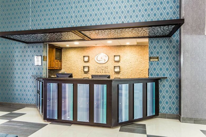Hotel Comfort Suites Pineville - Ballantyne Area