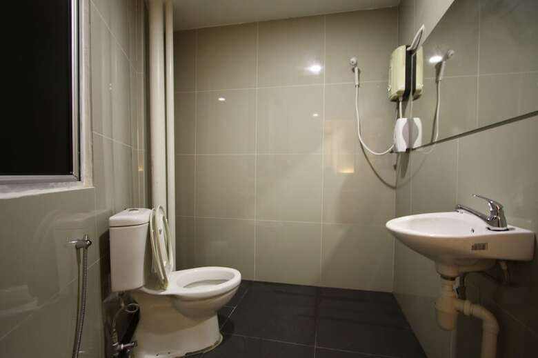 Hotel Place2stay - Opposite Hilton