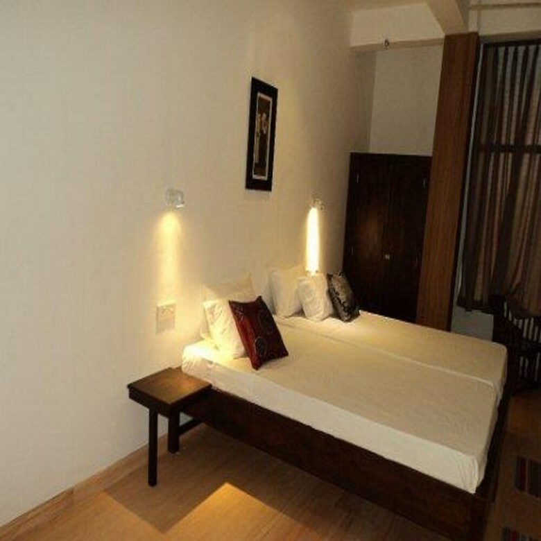 Vista Maple Leaf Hotel