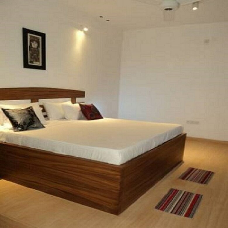 Vista Maple Leaf Hotel