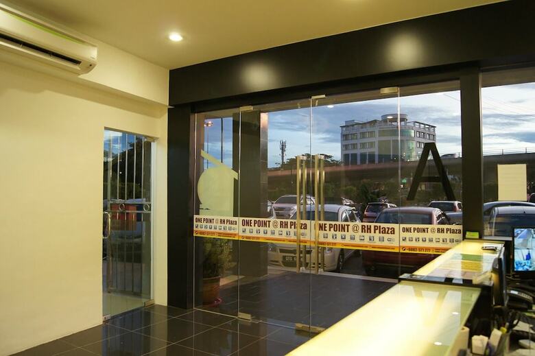 One Point Hotel - Rh Plaza