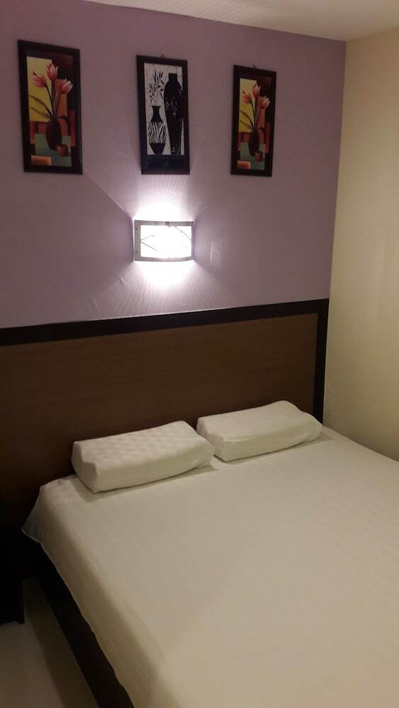 One Point Hotel - Rh Plaza