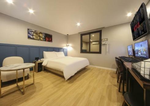 Hotel O! Happy