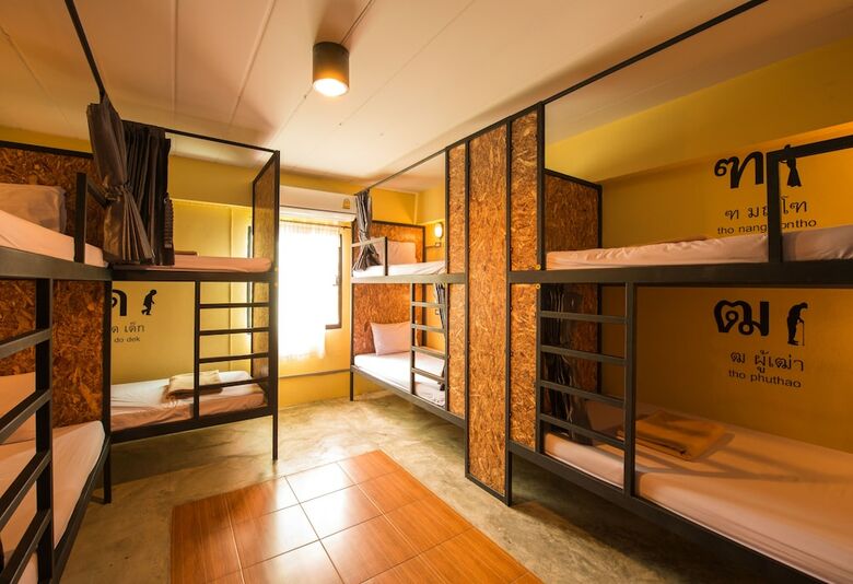 Hostal Hide Bangkok Hostel