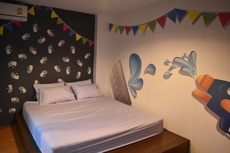 Hostal Hide Bangkok Hostel