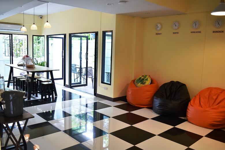 Hostal Hide Bangkok Hostel