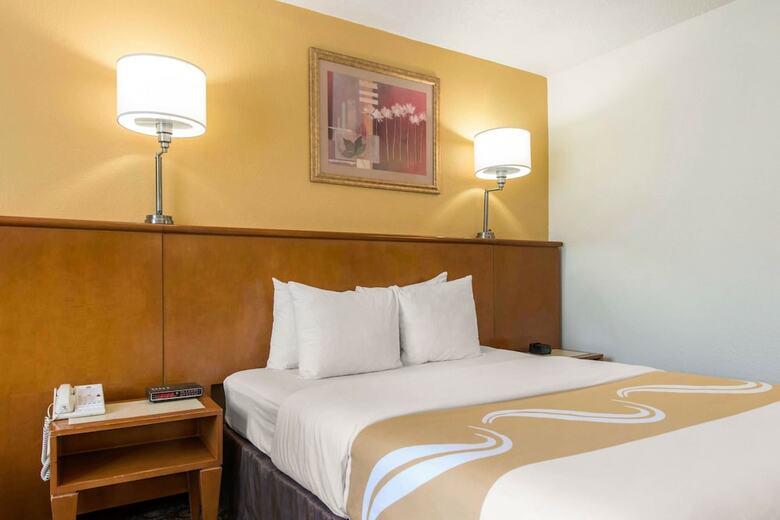 Hotel Quality Inn & Suites Near The Theme Parks
