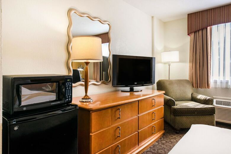 Hotel Quality Inn & Suites Near The Theme Parks