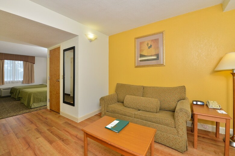 Hotel Quality Inn & Suites Near The Theme Parks
