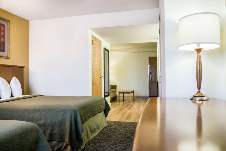 Hotel Quality Inn & Suites Near The Theme Parks