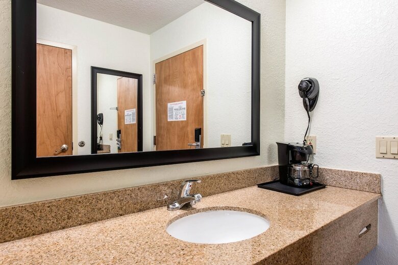 Hotel Quality Inn & Suites Near The Theme Parks