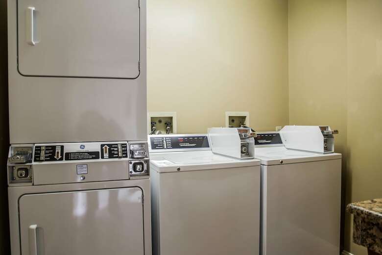 Hotel Quality Inn & Suites Near The Theme Parks