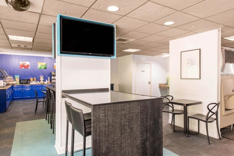Hotel Quality Inn & Suites Near The Theme Parks