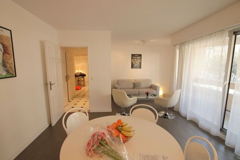 Apartamentos Happy Few - La Cigalusa
