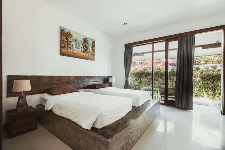 Hotel Big Brother Surf Inn