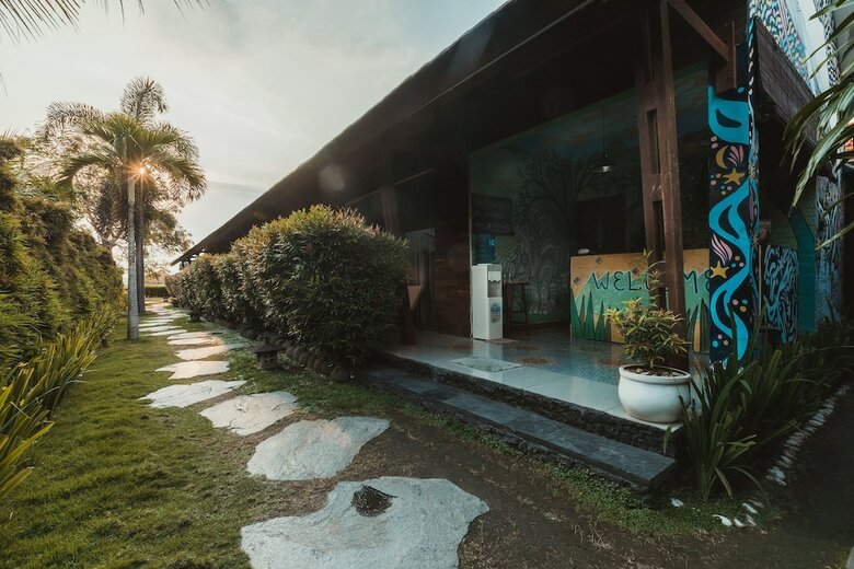 Hotel Big Brother Surf Inn