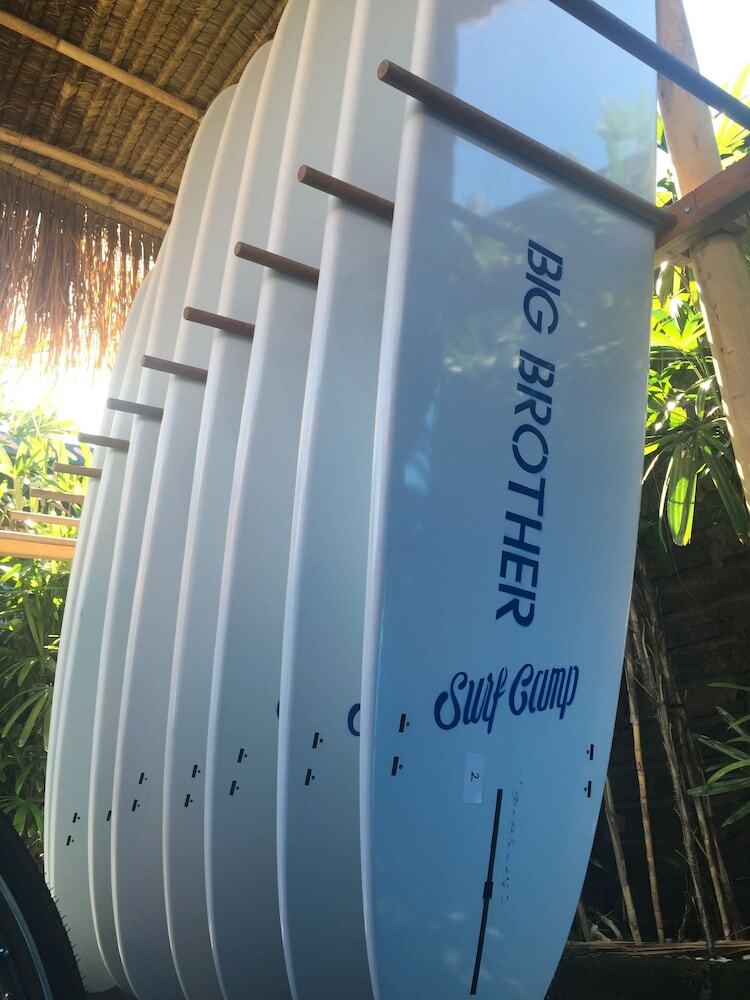 Hotel Big Brother Surf Inn