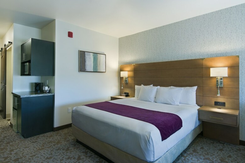 Hotel Oxford Suites Sonoma County
