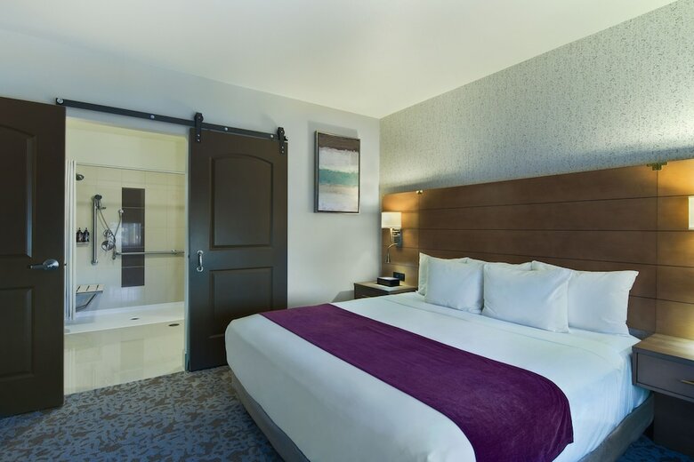 Hotel Oxford Suites Sonoma County