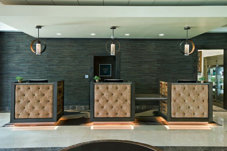 Hotel Oxford Suites Sonoma County