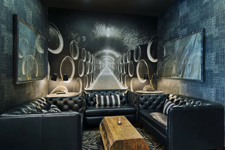 Hotel Oxford Suites Sonoma County