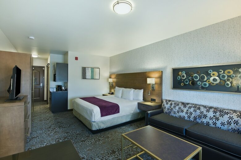Hotel Oxford Suites Sonoma County