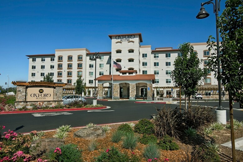 Hotel Oxford Suites Sonoma County