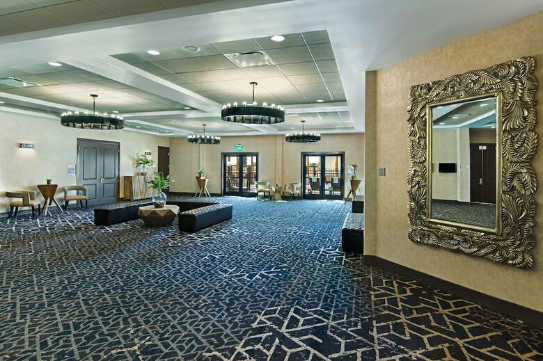 Hotel Oxford Suites Sonoma County