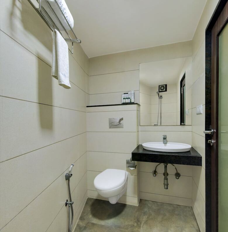 Central Beacon Hotel Surat