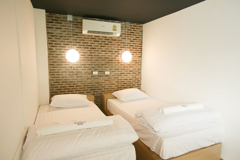 Hostal Give Me 5 Hostel