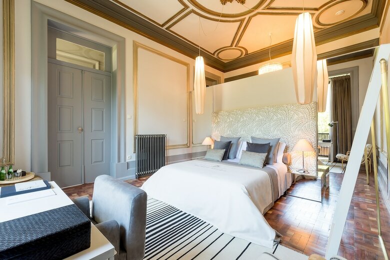Hotel Charm Palace