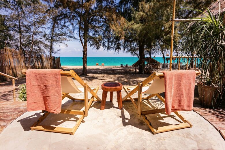 Hotel Mumsa Beach Resort & Restaurant