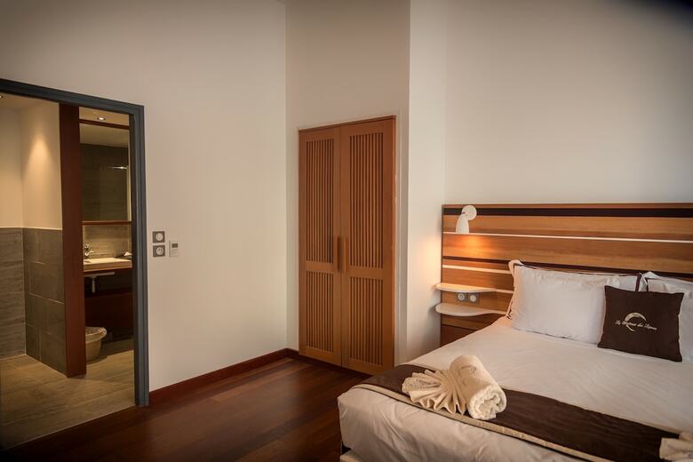 Hotel Le Battant Des Lames