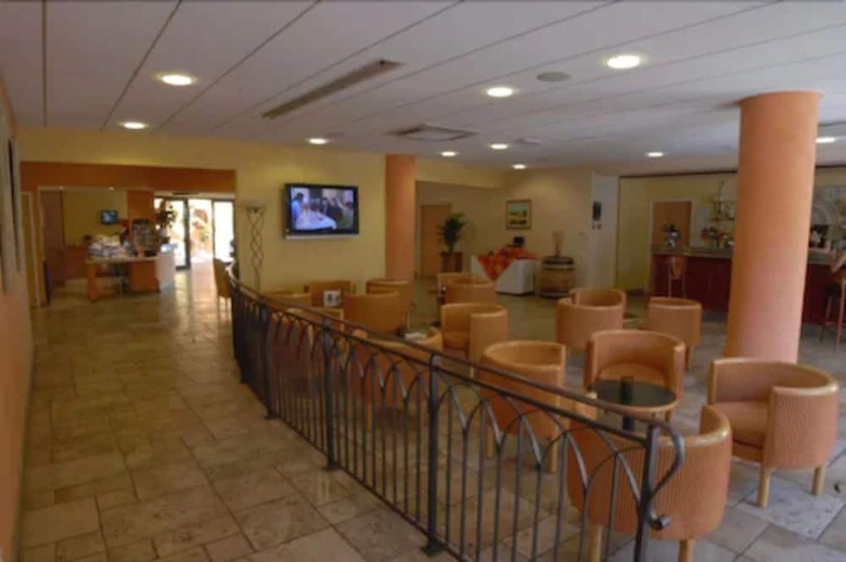 Hotel H�tel Om�ga