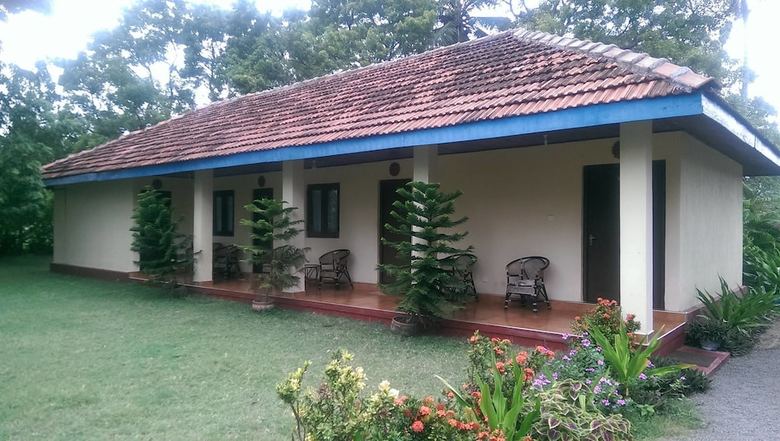 Nilaveli Crystal Blue Hotel