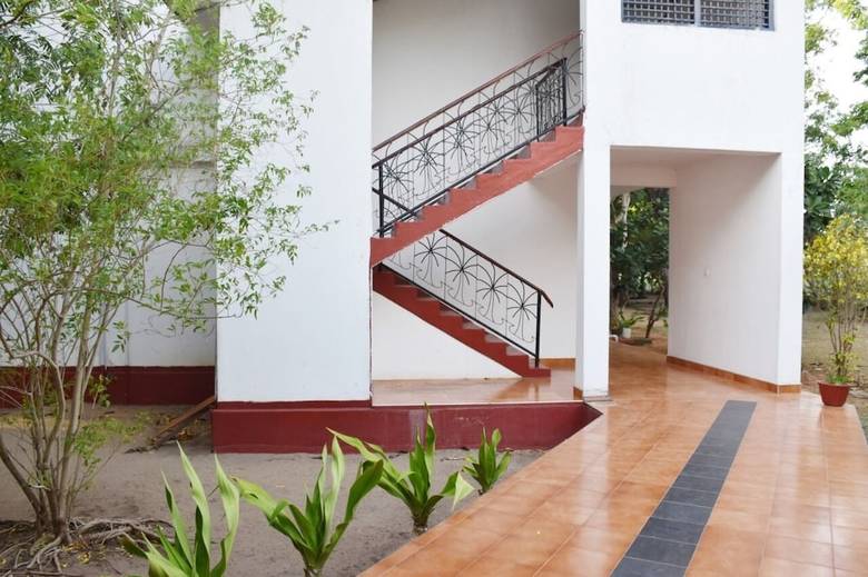 Nilaveli Crystal Blue Hotel