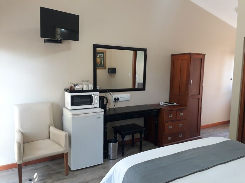 Hotel 17 On Bird Guest House