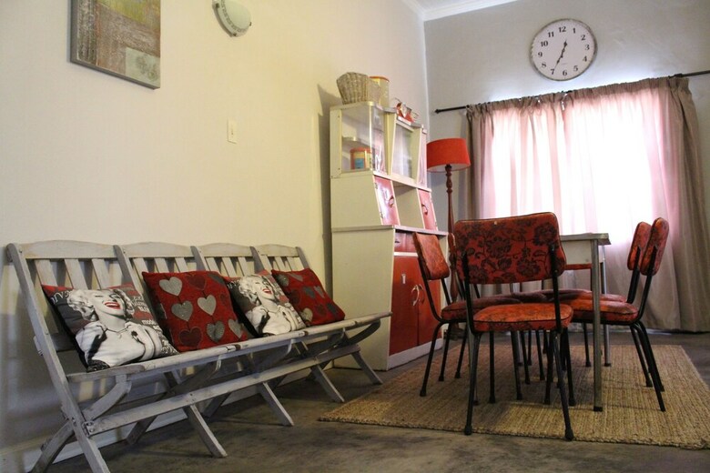 Hotel 17 On Bird Guest House