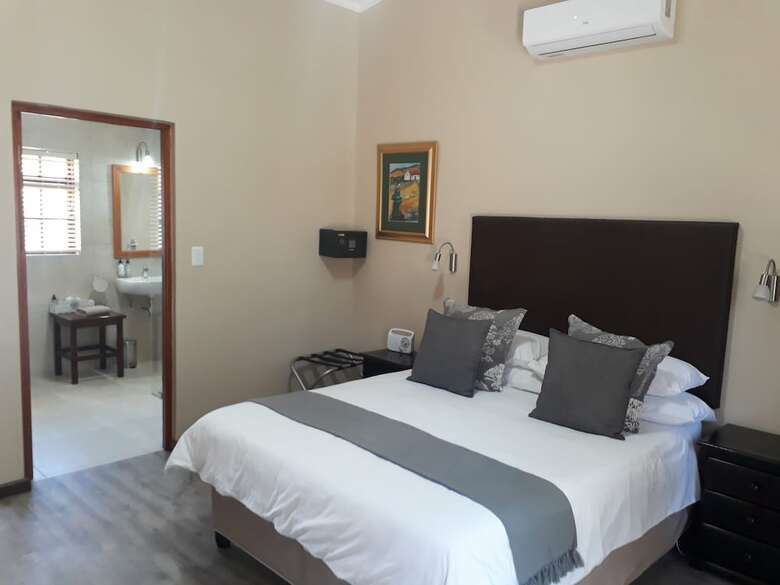 Hotel 17 On Bird Guest House