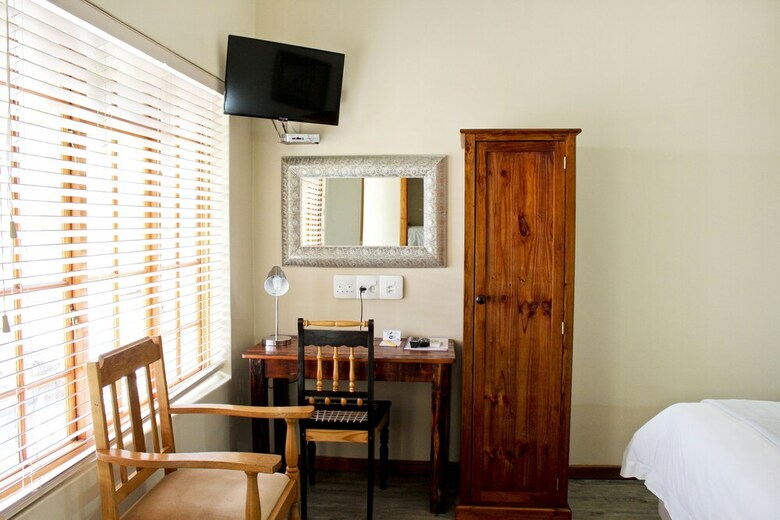 Hotel 17 On Bird Guest House